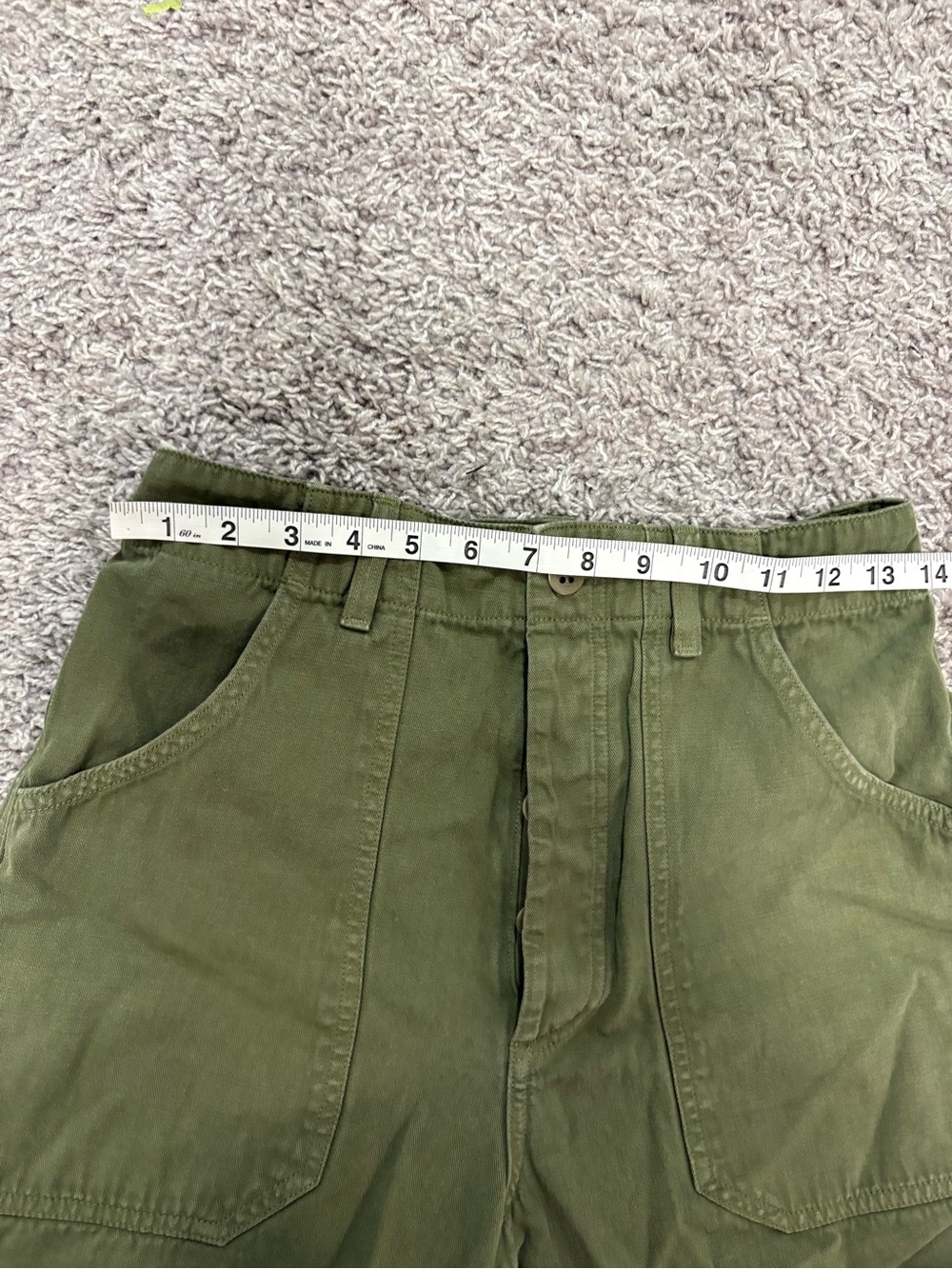 Citizens of Humanity High-Rise Utility Shorts Olive Green - Picture 6 of 15